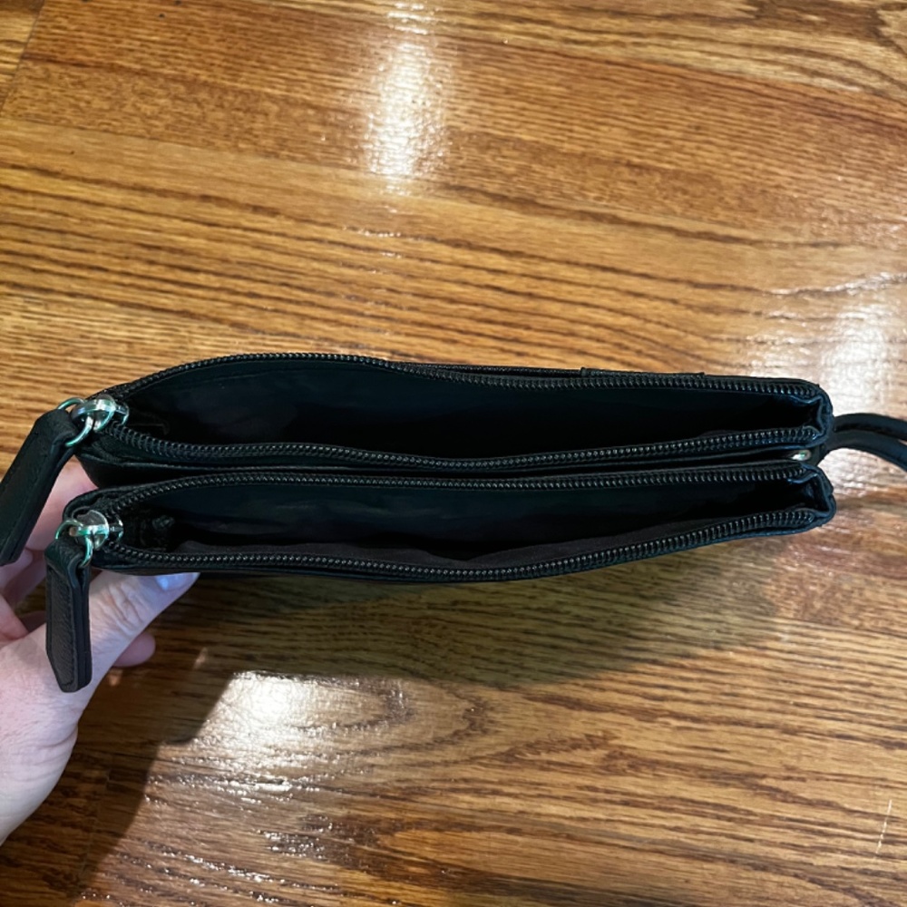 Nine West wristlet - Picture 4 of 6